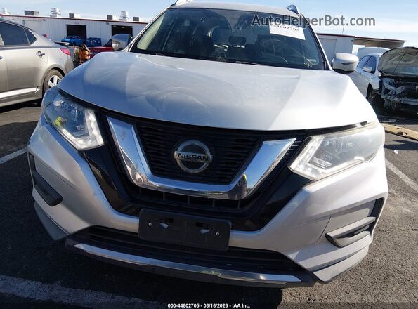 KNMAT2MV3JP573707 2018 NISSAN ROGUE Silver ხელსაწყოთა პანელის ხედი