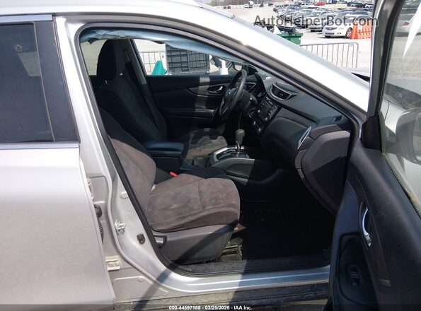 KNMAT2MV4GP700182 2016 NISSAN ROGUE Silver Вид салону спереду