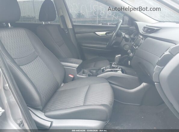 KNMAT2MV4JP526394 2018 NISSAN ROGUE Gray Вид салону спереду
