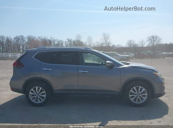 KNMAT2MV5JP584787 2018 NISSAN ROGUE Silver Սալոնի հետևի տեսք