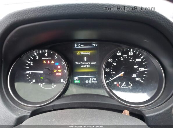KNMAT2MV6HP576319 2017 NISSAN ROGUE Black Հետևի նստատեղերի տեսք