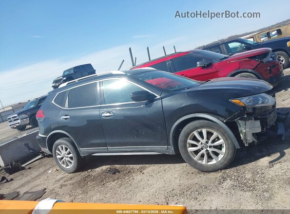 KNMAT2MV6HP576319 2017 NISSAN ROGUE Black Սալոնի հետևի տեսք