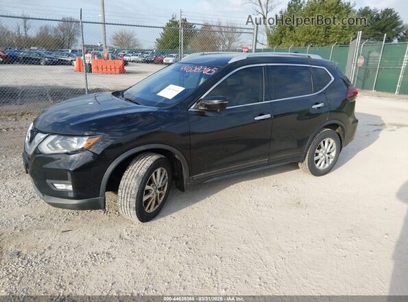 KNMAT2MV7HP524990 2017 NISSAN ROGUE Black Przód lewy