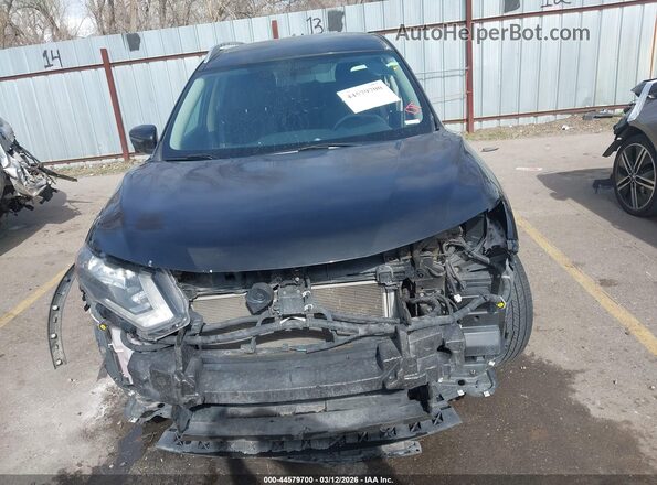 KNMAT2MV7HP616892 2017 NISSAN ROGUE Черный Вид задней части салона