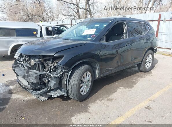 KNMAT2MV7HP616892 2017 NISSAN ROGUE Черный Передняя левая четверть