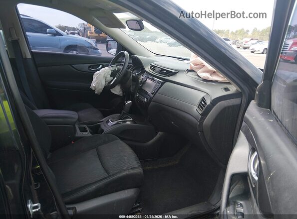 KNMAT2MV9HP536882 2017 NISSAN ROGUE Black Front interior view