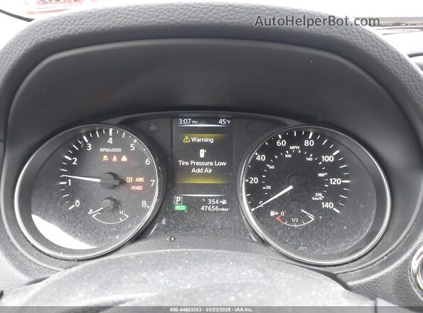 KNMAT2MV9HP562012 2017 NISSAN ROGUE White 