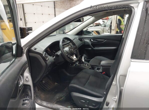 KNMAT2MV9JP543255 2018 NISSAN ROGUE Silver 