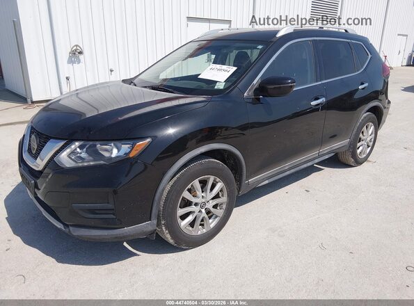 KNMAT2MVXJP593355 2018 NISSAN ROGUE Black Առջևի ձախ երեք քառորդ տեսարան