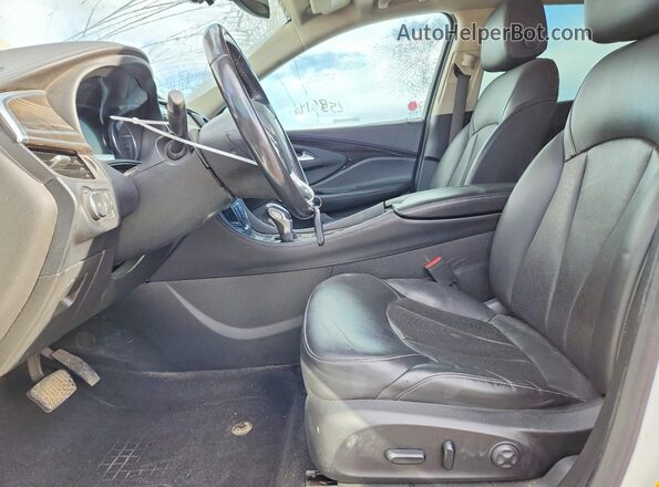 LRBFX3SX7KD039020 2019 BUICK ENVISION White Front interior view