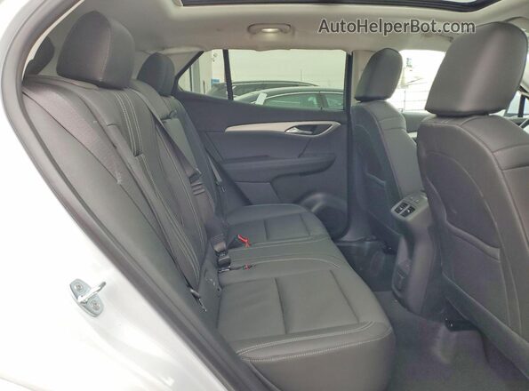 LRBFZSR43TD007893 2026 BUICK ENVISION White Вид задньої частини салону