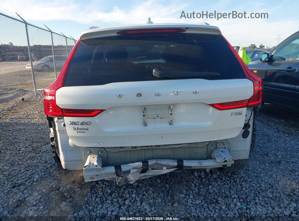 LYV102DL2KB284628 2019 VOLVO XC60 White Вид спереду