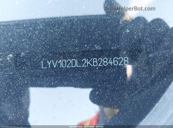 LYV102DL2KB284628 2019 VOLVO XC60 White 