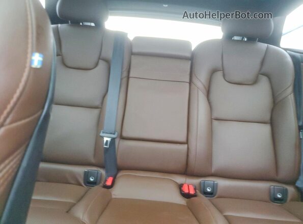 LYV102RLXKB331784 2019 VOLVO XC60 Black 