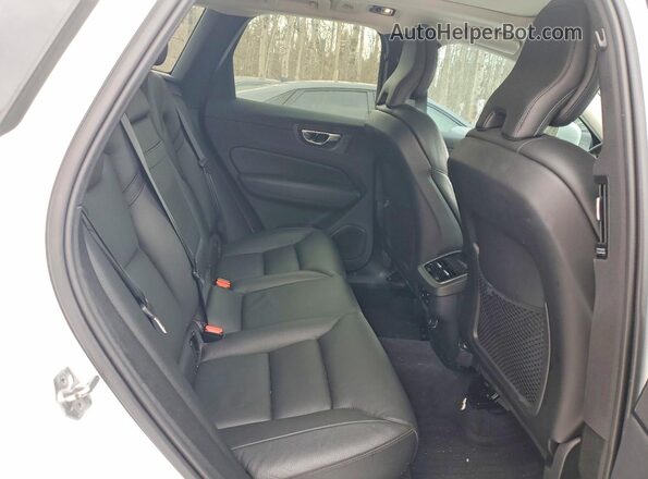 LYVA22RK5KB350745 2019 VOLVO XC60 White 