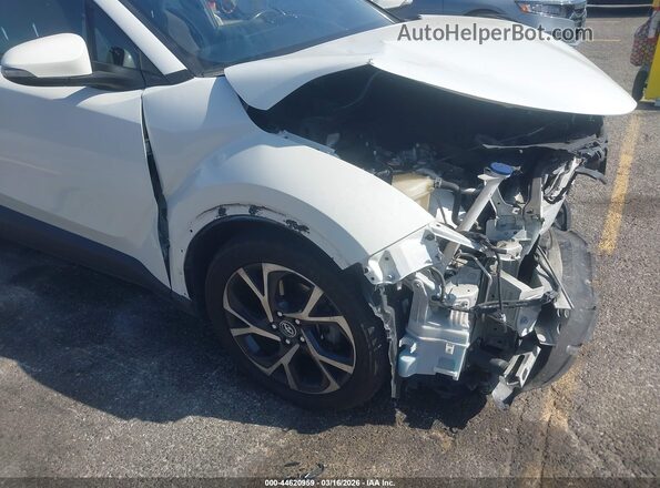 NMTKHMBX3JR056417 2018 TOYOTA LE Белый Вид спереди