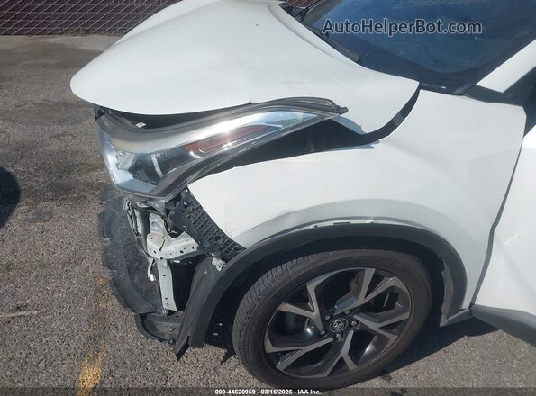 NMTKHMBX3JR056417 2018 TOYOTA LE Белый 