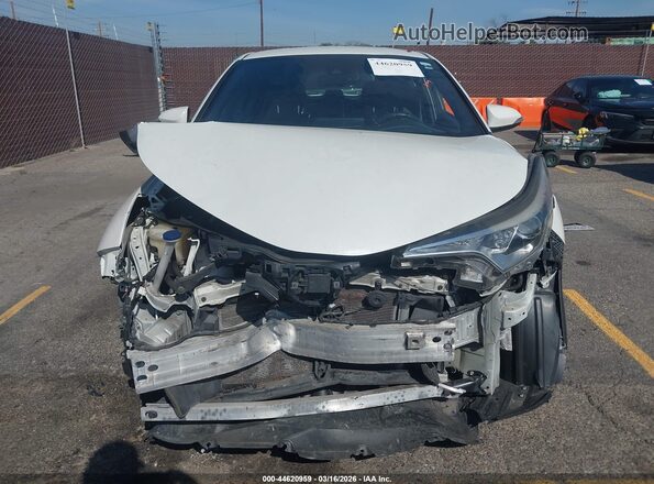 NMTKHMBX3JR056417 2018 TOYOTA LE Белый Вид щитка приборов