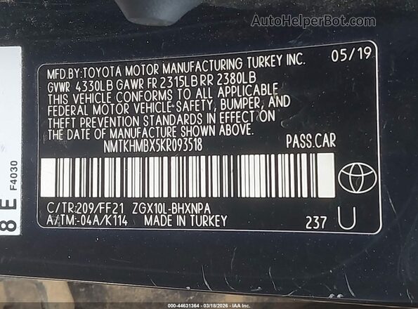 NMTKHMBX5KR093518 2019 TOYOTA LE Black Vista del compartimento del motor