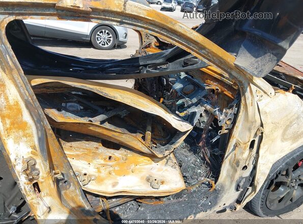 NMTKHMBX7JR031035 2018 TOYOTA LE Black 