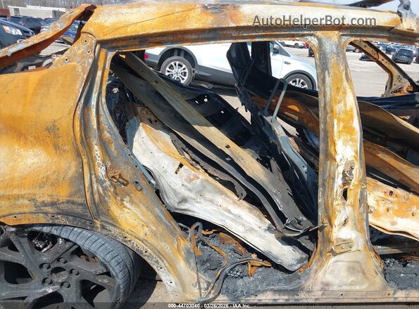 NMTKHMBX7JR031035 2018 TOYOTA LE Black 