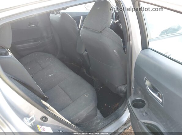 NMTKHMBX7JR056193 2018 TOYOTA LE Silver 