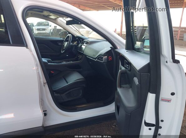 SADCJ2BV6HA065606 2017 JAGUAR F-PACE White Front interior view