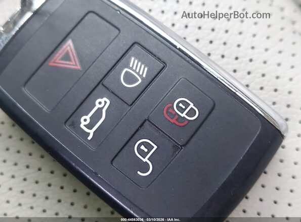 SADCJ2EXXMA687570 2021 JAGUAR F-PACE White Առջևի վահանակի տեսք