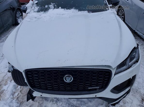 SADCT2EX2RA728758 2024 JAGUAR F-PACE White Vista interior trasera