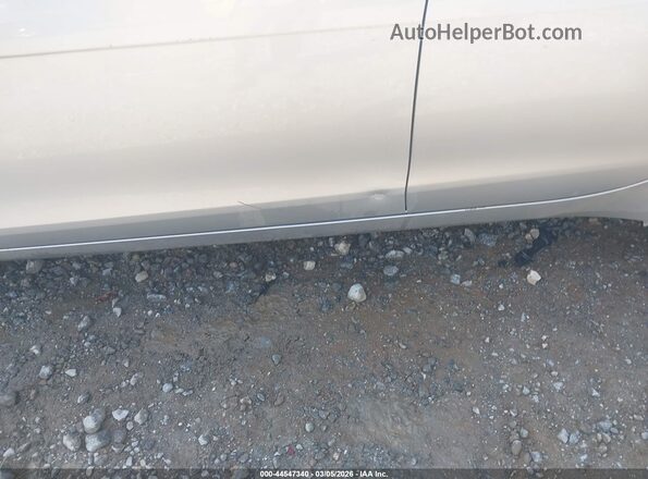 SAJAR4BG6HA974052 2017 JAGUAR XF Silver Widok z przodu