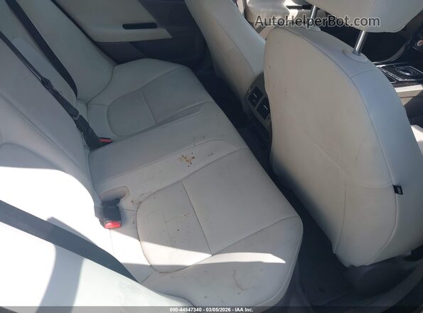 SAJAR4BG6HA974052 2017 JAGUAR XF Silver Widok naklejki z numerem VIN