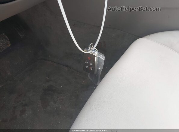 SAJAR4BG6HA974052 2017 JAGUAR XF Silver Widok zestawu wskaźników