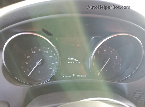SAJAS4FX8KCP52557 2019 JAGUAR XF White Widok zestawu wskaźników