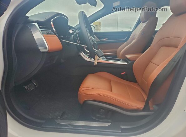 SAJB64FX4RCY96044 2024 JAGUAR XF White Вид салону спереду