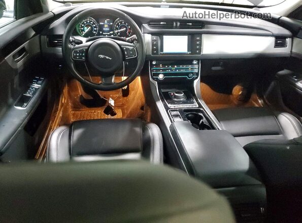 SAJBJ4BV3HCY39223 2017 JAGUAR XF Black Vista del salpicadero