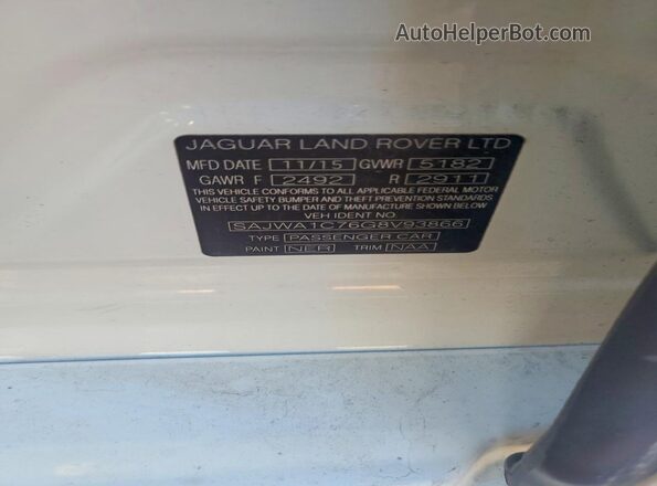 SAJWA1C76G8V93866 2016 JAGUAR XJ Белый Вид подкапотного пространства