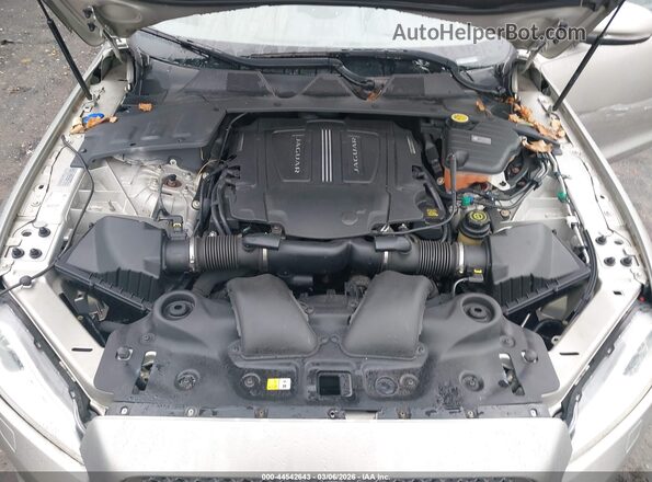 SAJWA1CE8GMW00581 2016 JAGUAR XJ Бежевый Вид сзади
