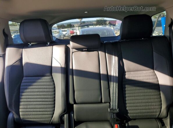 SALCJ2FX0SH355483 2025 LAND ROVER DISCOVERY Белый Вид задних сидений