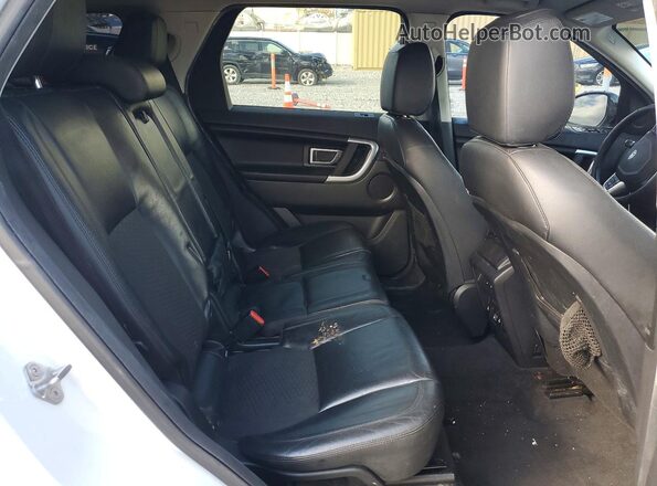 SALCP2BGXHH635814 2017 LAND ROVER DISCOVERY White Rear interior view