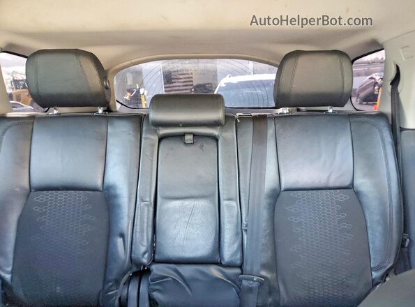 SALCP2BGXHH635814 2017 LAND ROVER DISCOVERY White Rear seats view