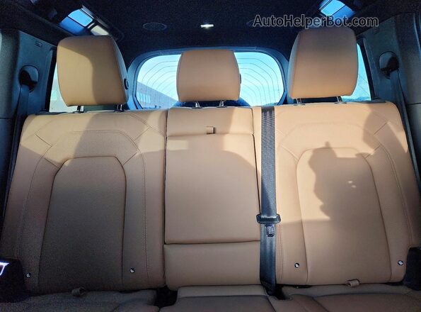 SALE27EU2S2400212 2025 LAND ROVER DEFENDER White Widok tylnych siedzeń