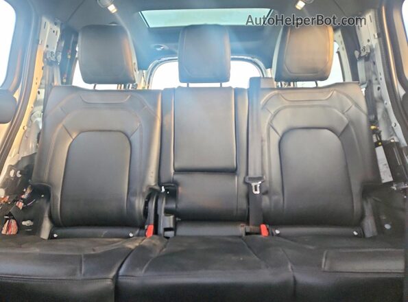 SALEJFEU3R2337631 2024 LAND ROVER DEFENDER White Вид задніх сидінь