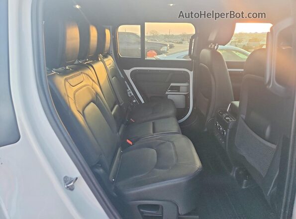 SALEJFEU3R2337631 2024 LAND ROVER DEFENDER White Вид задньої частини салону