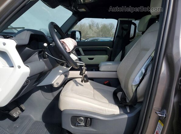 SALEPFEU6P2228558 2023 LAND ROVER DEFENDER Silver Вид салону спереду