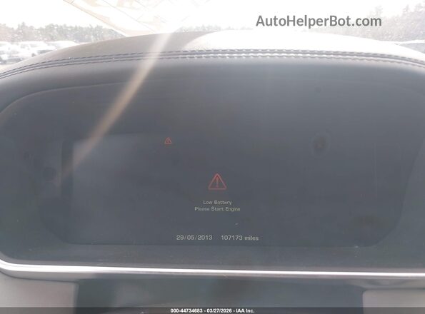SALGV2EF3GA300301 2016 LAND ROVER RANGE ROVER White Rear seats view
