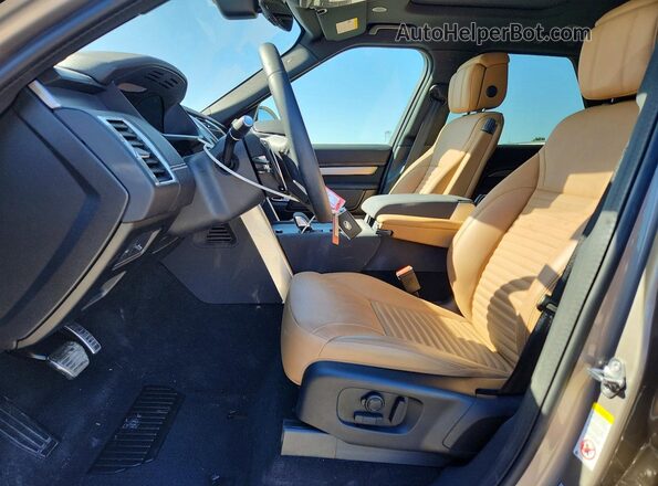 SALRL4EU5S2509065 2025 LAND ROVER DISCOVERY Желто-коричневый Вид салона спереди