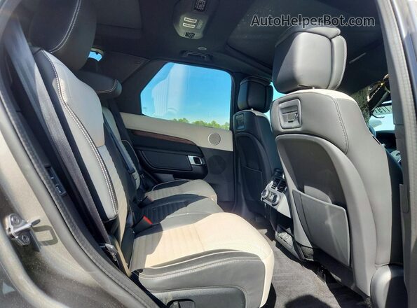 SALRL4EUXR2491608 2024 LAND ROVER DISCOVERY Gray Widok wnętrza z tyłu