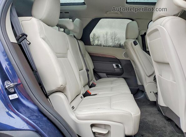 SALRRBBV8HA037569 2017 LAND ROVER DISCOVERY Blue Widok wnętrza z tyłu