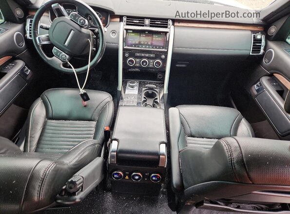 SALRT2RV7JA051654 2018 LAND ROVER DISCOVERY White Вид панелі приладів