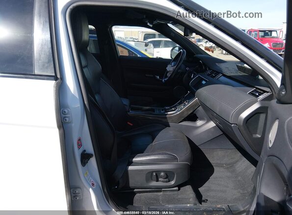 SALVC2RX6JH312294 2018 LAND ROVER RANGE ROVER EVOQUE White Front interior view